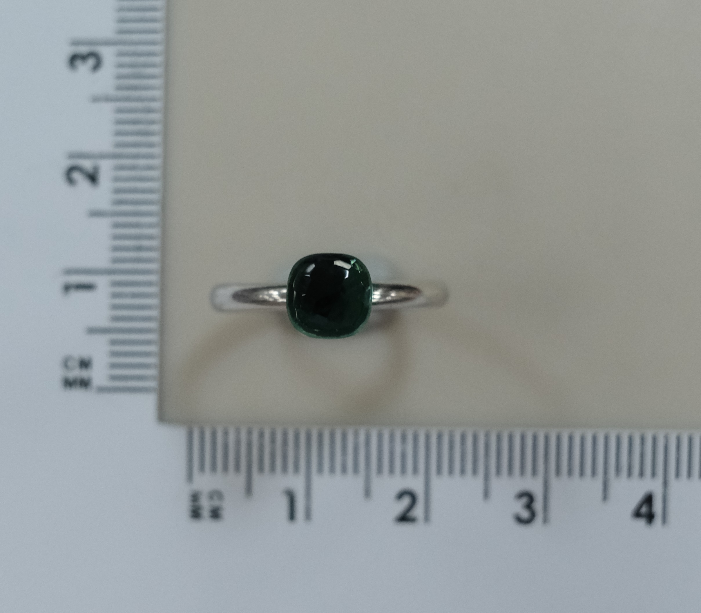 Серебряное кольцо с празиолитом